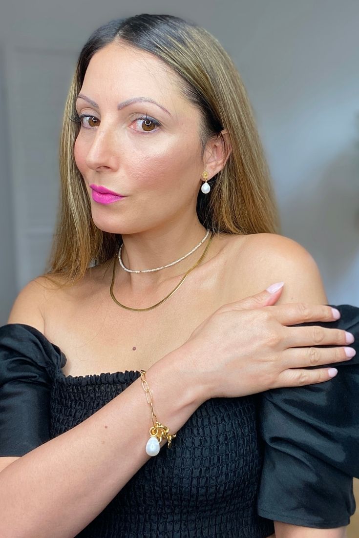 Roberta Lee | The Sustainable Stylist | PIN | Delicate Gold Jewellery by Loft & daughter