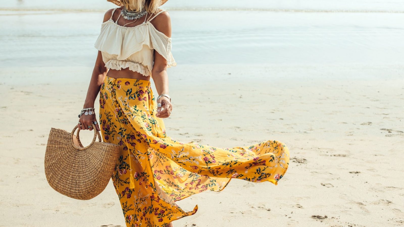 Roberta Style Lee _ BLOG _ Tips For Styling A Petite Body - Long maxi skirt with cropped summer top