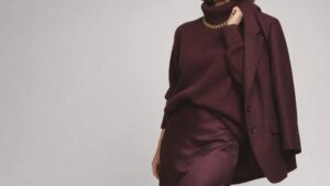 How to Find Your Personal Style Without Years of Guesswork PIN Women wearing burgundy outfit, looking effortless and elegant. Chic, simple, sustainable.